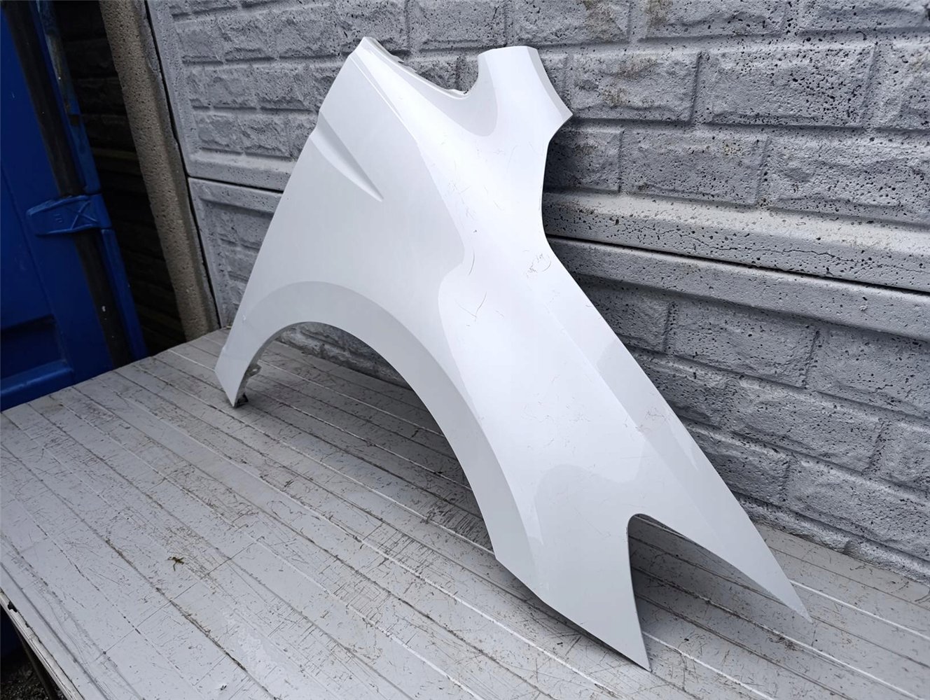 VW TOURAN 2016-2021 BŁOTNIK PRAWY PRZEDNI ORYGINAŁ (17582218812)