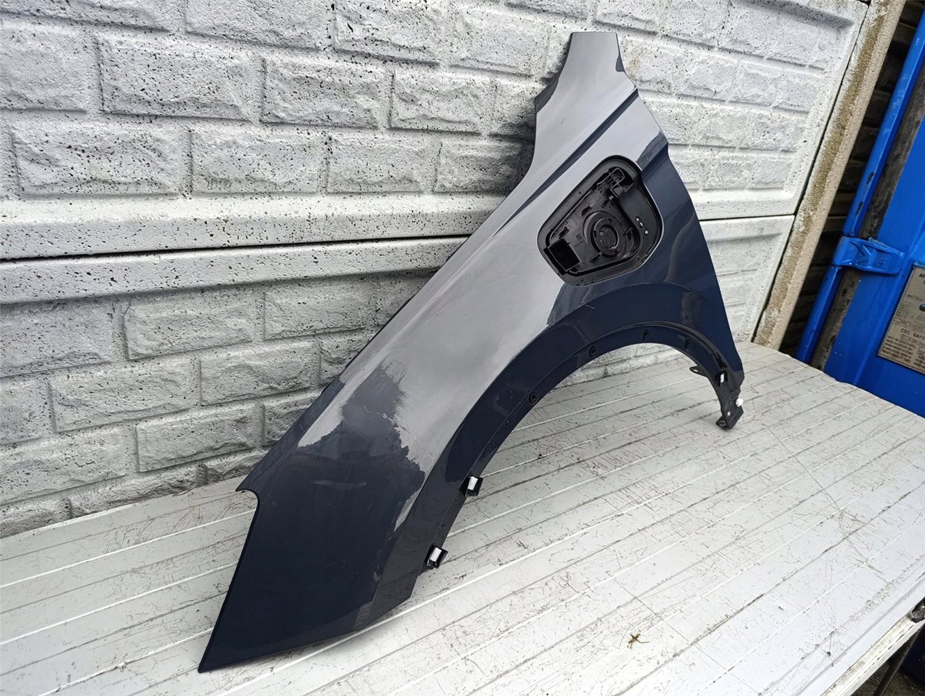 SEAT TARRACO HYBRYDA 21-25 BŁOTNIK PRZEDNI LEWY ORYGINAŁ (17582257710)