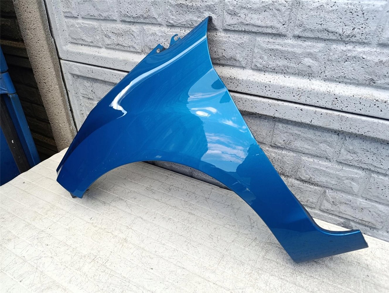 FORD FIESTA 2008-2017 MK7 BŁOTNIK LEWY PRZEDNI ORYGINAŁ (17582285867)