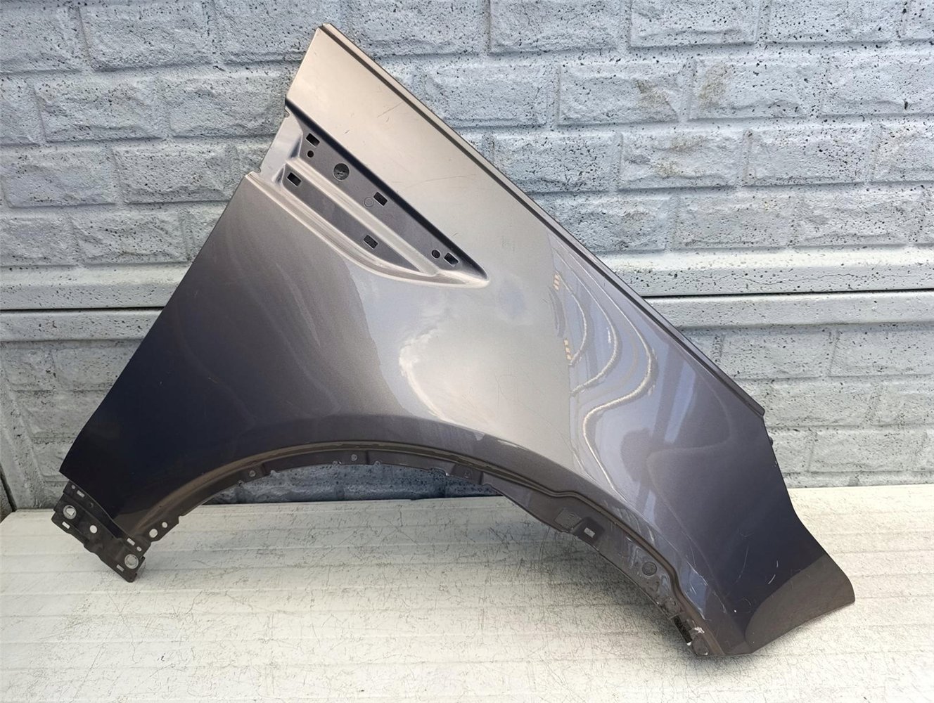 LAND ROVER DISCOVERY 5 17-22 BŁOTNIK PRZEDNI PRAWY ORYGINAŁ (17582321730)