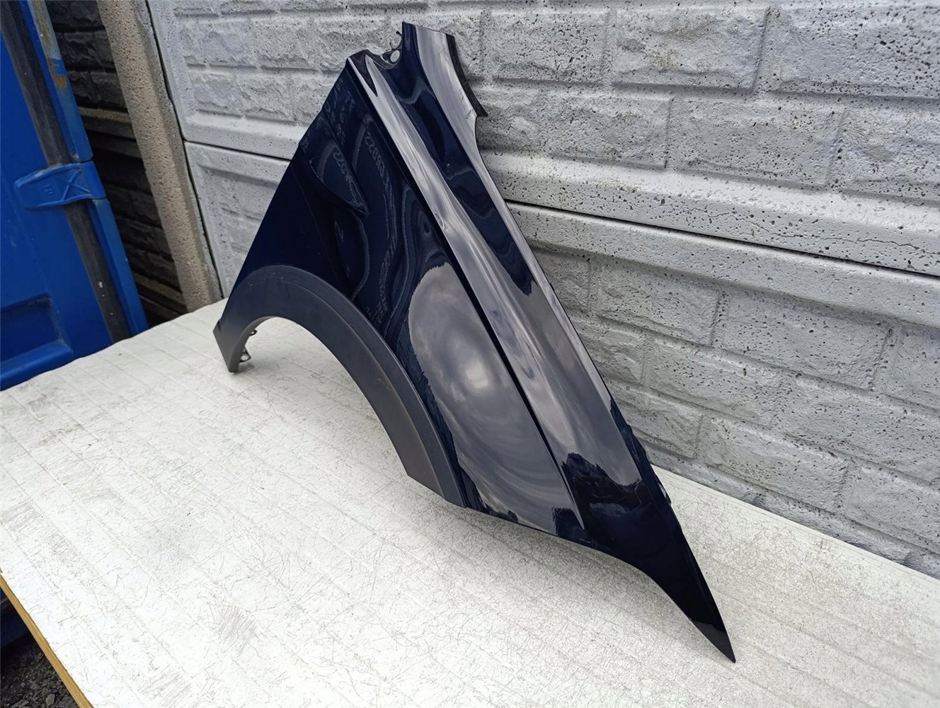 VW TAIGO BŁOTNIK PRAWY PRZEDNI ORYGINAŁ (17594802895)