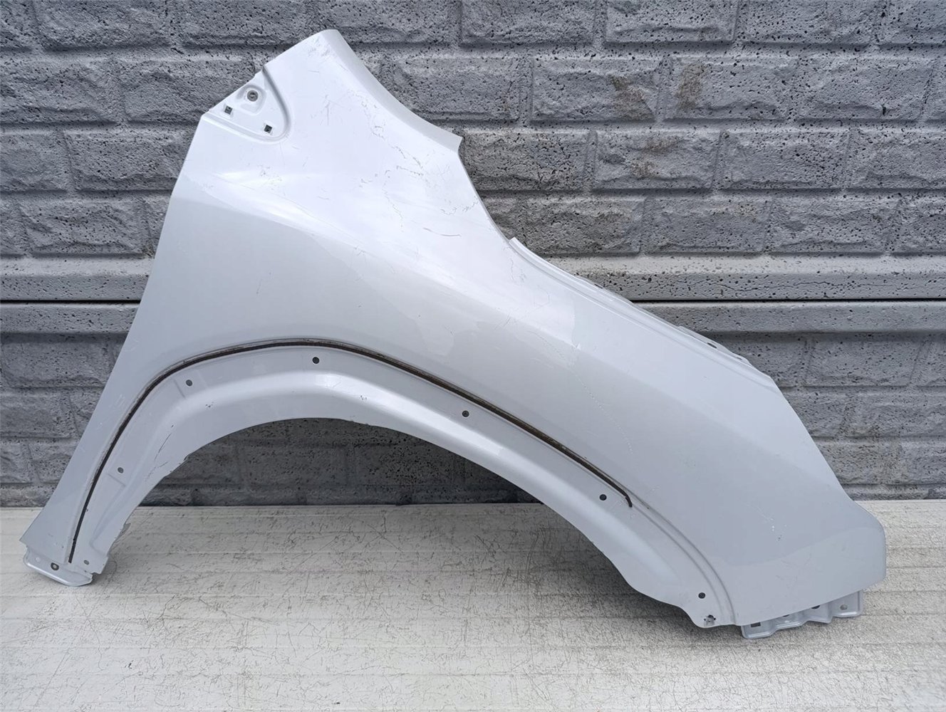 SUZUKI SX4 S CROSS 2022-25 BŁOTNIK PRAWY ORYGINAŁ (17594819453)