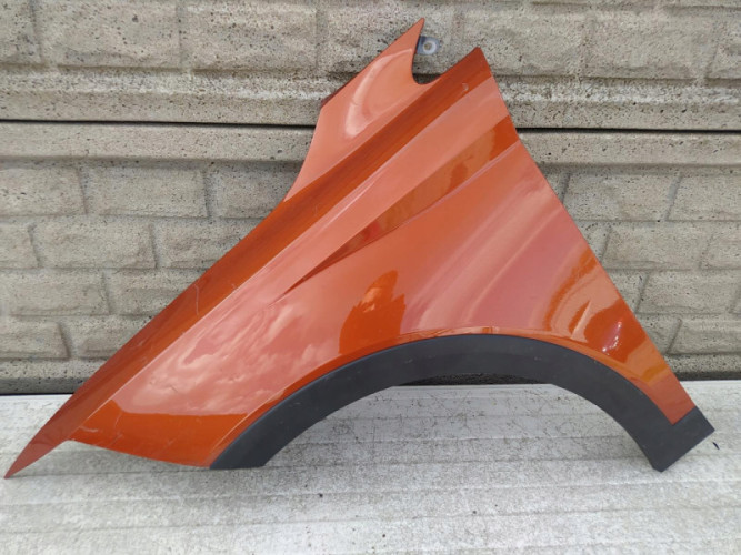 SEAT ARONA BŁOTNIK PRZEDNI LEWY - (12274379011)