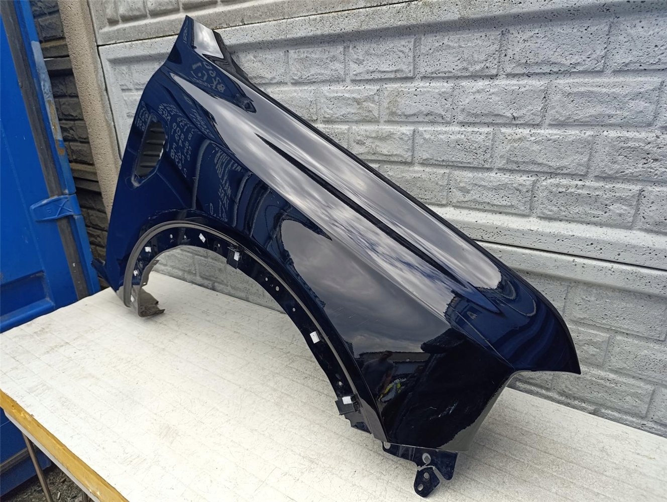 FORD RANGER FORD EVEREST 22- BŁOTNIK PRAWY PRZEDNI ORYGINAŁ (17594869975)