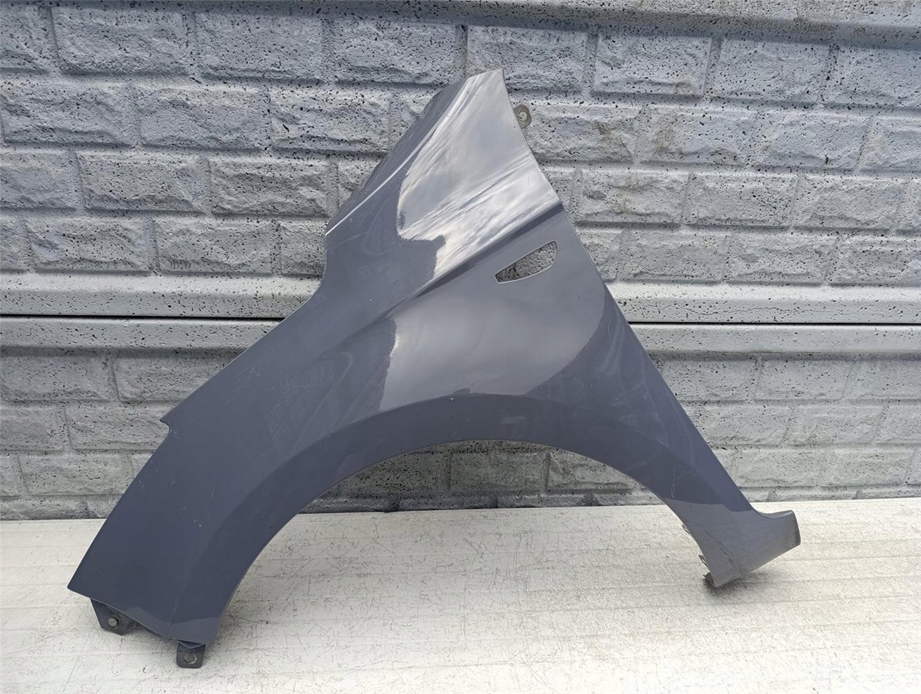 HYUNDAI I20 LIFT KIERUNEK BŁOTNIK PRZEDNI LEWY ORYGINAŁ (17594917811)