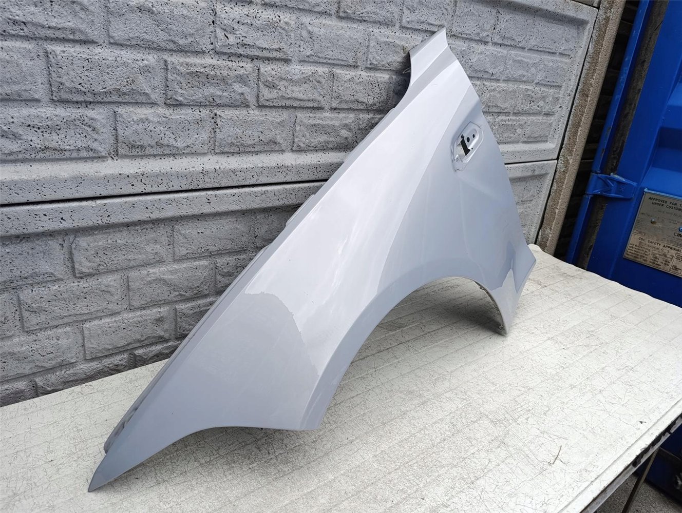 BMW F87 M2 BŁOTNIK PRZEDNI LEWY ORYGINAŁ (17594923437)