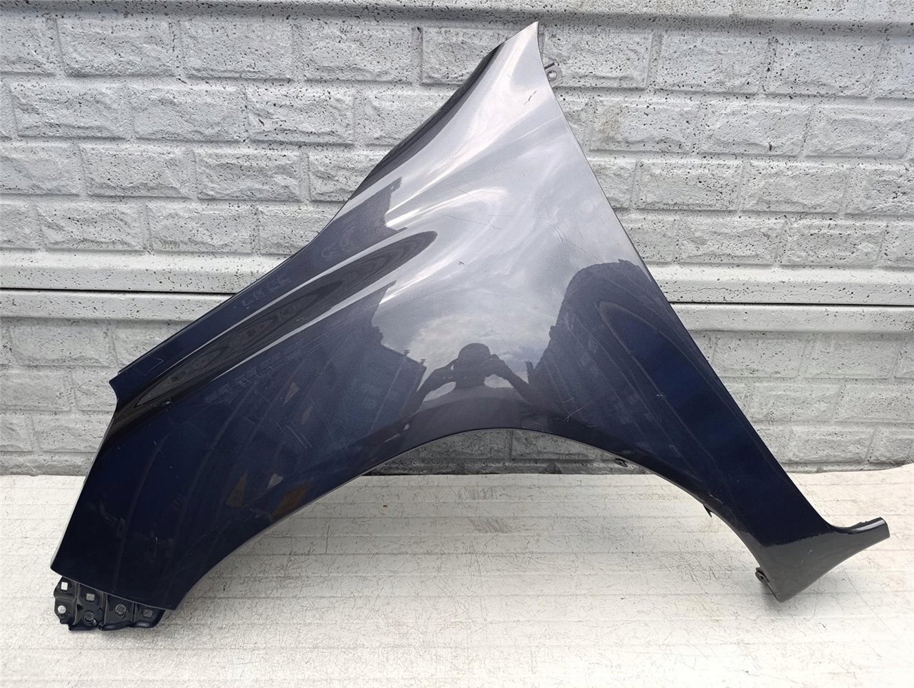 TOYOTA HILUX 15- BŁOTNIK PRZEDNI LEWY ORYGINAŁ (17594930847)