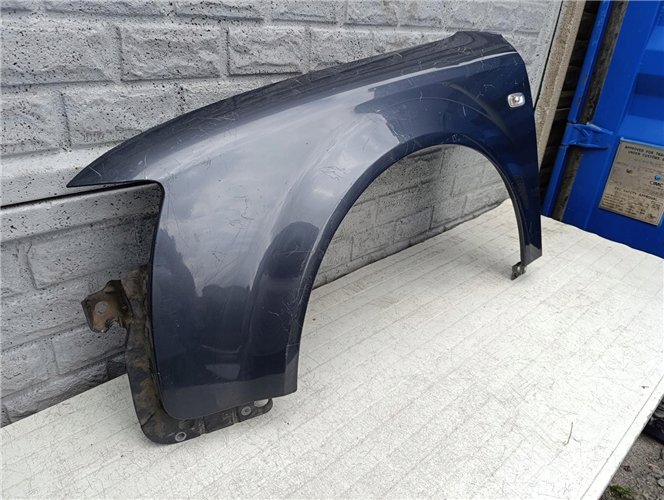 AUDI A4 B6 8E0 00-04 BŁOTNIK PRZEDNI LEWY ORYGINAŁ (17594938928)