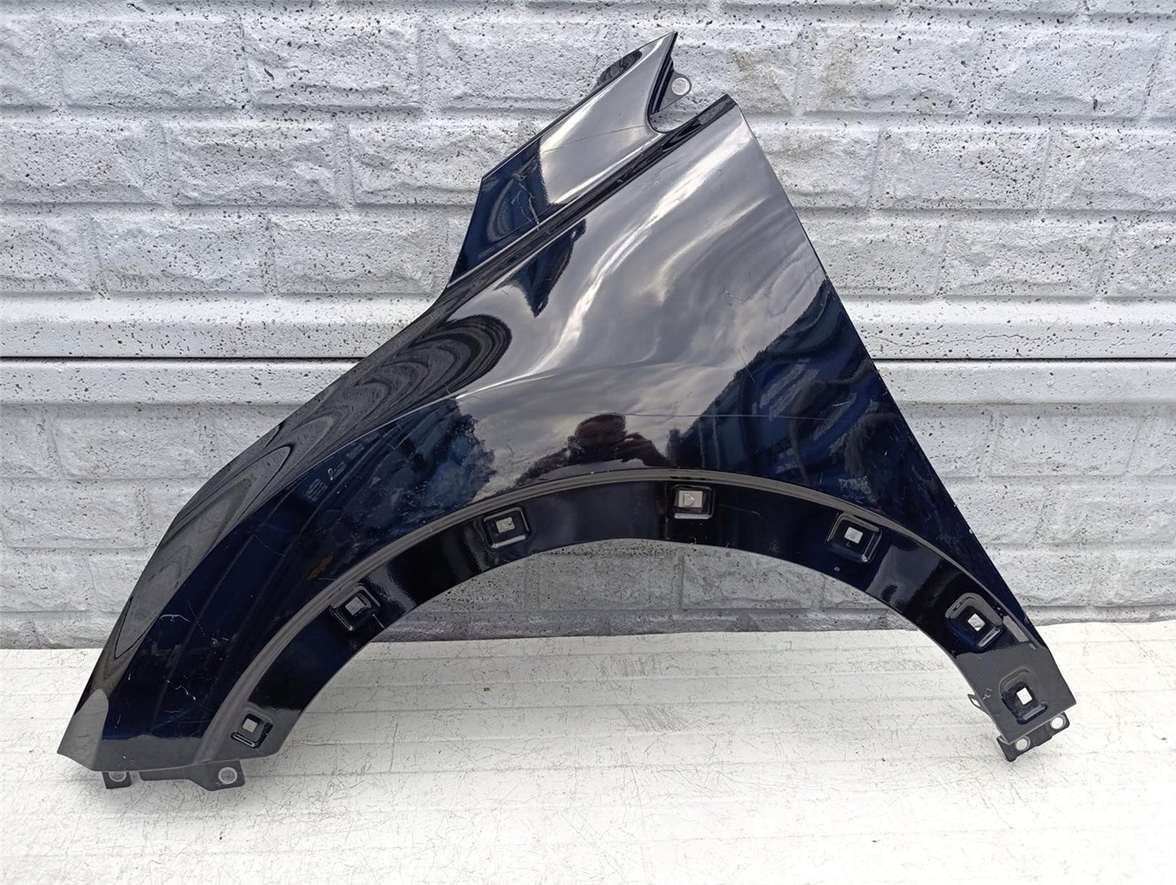 KIA STONIC BŁOTNIK LEWY PRZEDNI ORYGINAŁ (17594946020)