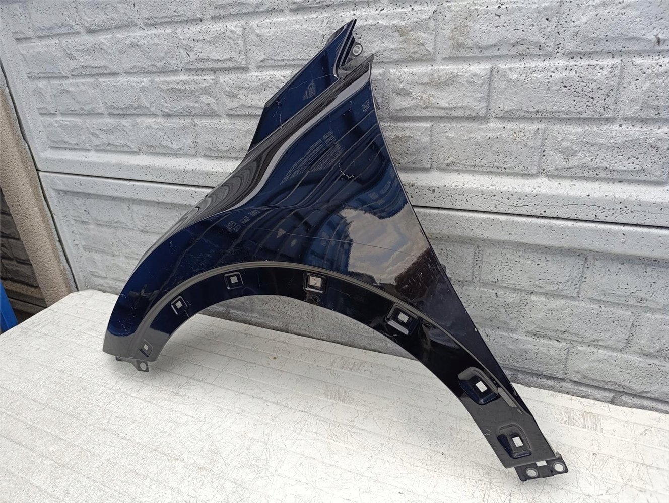 KIA STONIC BŁOTNIK LEWY PRZEDNI ORYGINAŁ (17594946020)