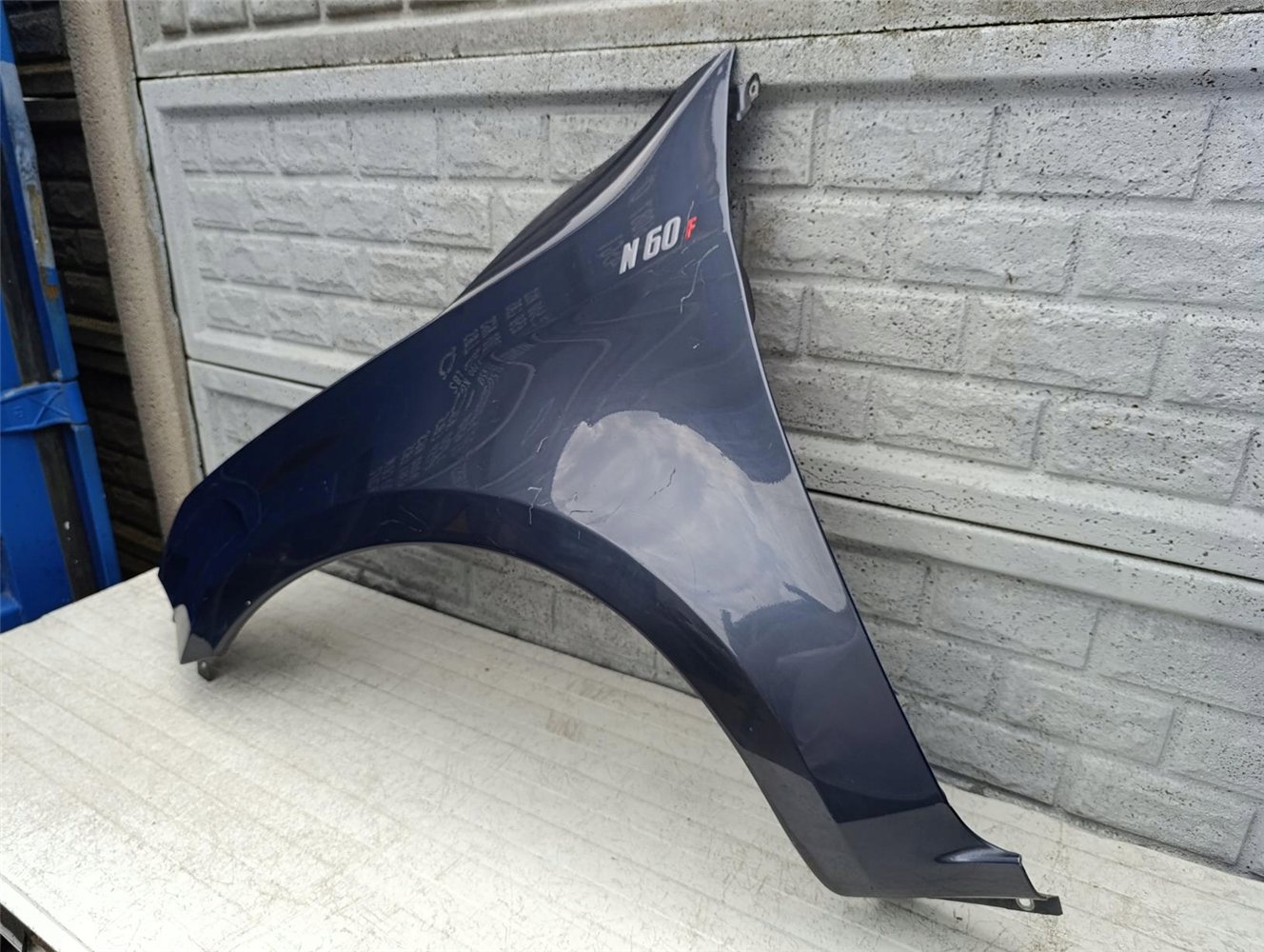 ISUZU D-MAX D MAX DMAX III 3 20- BŁOTNIK PRZEDNI LEWY ORYGINAŁ (17598677915)