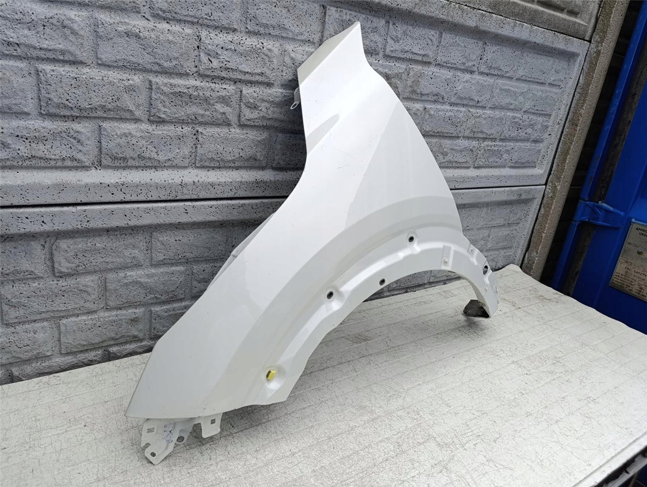 NISSAN JUKE II 2 F16 19-25 BŁOTNIK LEWY PRZEDNI ORYGINAŁ (17598723184)