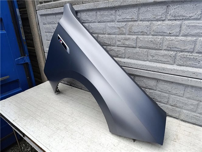 BMW 7 G70 2022- BŁOTNIK PRZEDNI PRAWY ORYGINAŁ (17598799524)