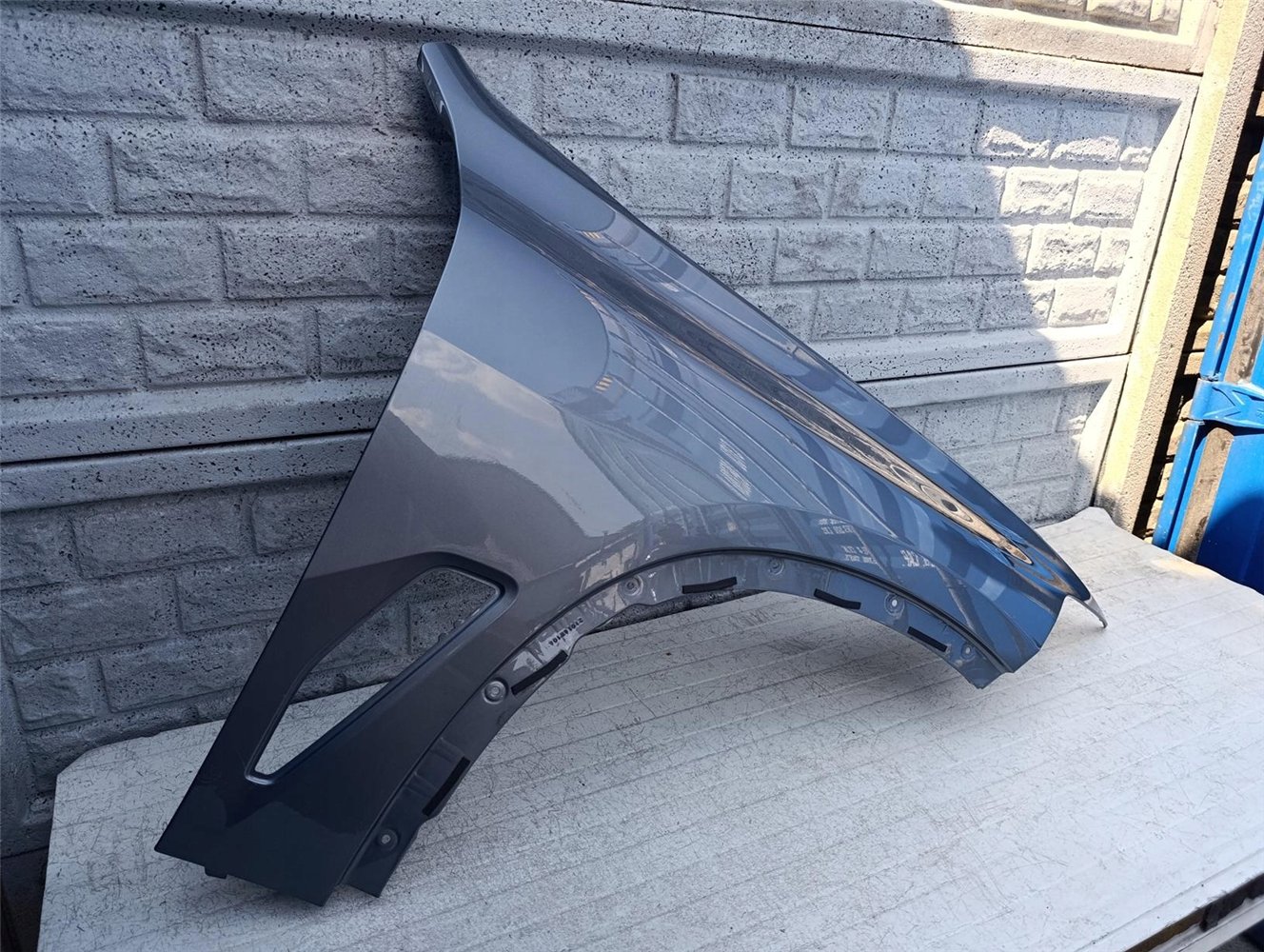 BMW X5 G05 2019-2025 BŁOTNIK PRZEDNI PRAWY ORYGINAŁ (17602328530)