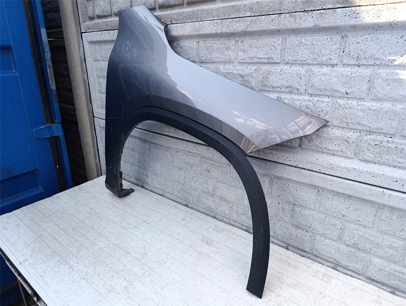 MERCEDES GLA 247 W247 21-25 BŁOTNIK PRAWY PRZEDNI ORYGINAŁ (17602338422)