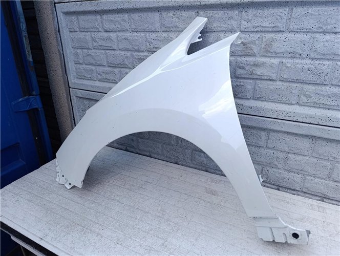 NISSAN LEAF II 17-23 BŁOTNIK PRZEDNI LEWY ORYGINAŁ (17602393432)