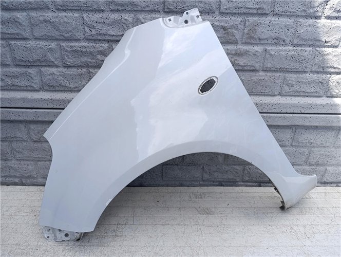 SUZUKI SPLASH 2007-2017 BŁOTNIK PRZEDNI LEWY ORYGINAŁ (17602432581)