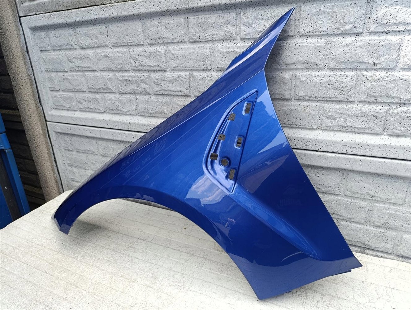 BMW M3 G80 BŁOTNIK LEWY PRZEDNI ORYGINAŁ (17602439443)