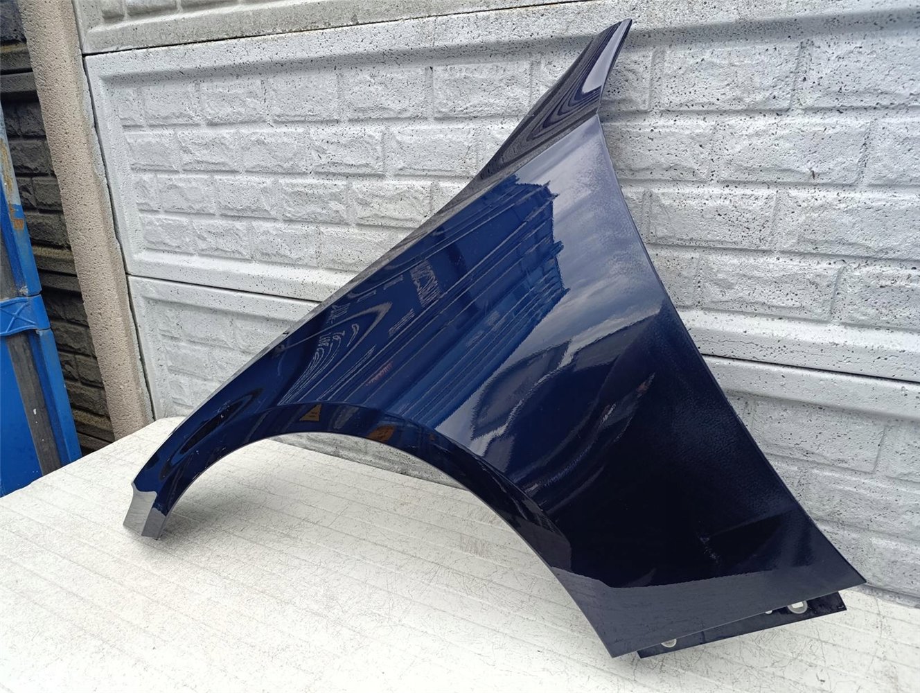 MERCEDES E-KLASA W214 W 214 2023- BŁOTNIK LEWY ORYGINAŁ (17605760099)