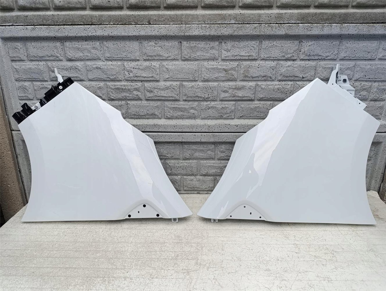 RENAULT TRAFIC IV 2022-25 BŁOTNIK PRZEDNI PRAWY LEWY ORYGINAŁ (17605761898)