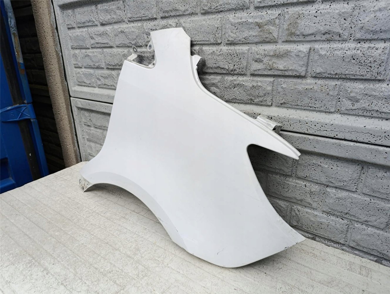 MERCEDES SPRINTER W910 W907 18-20 PRAWY ORYGINAŁ (17605803751)