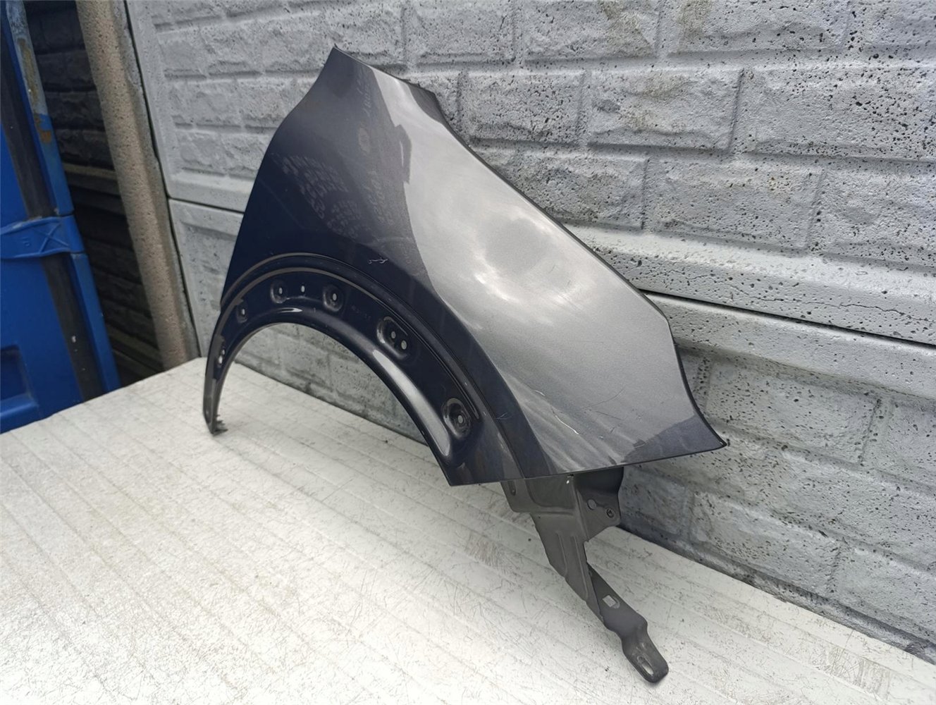 CITROEN C4 CACTUS BŁOTNIK PRAWY PRZEDNI ORYGINAŁ (17618520713)