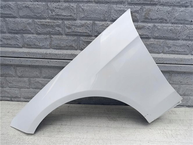 MERCEDES E KLASA W212 W-212 BŁOTNIK PRZEDNI LEWY ORYGINAŁ (17618523837)