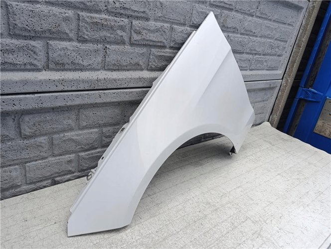 MERCEDES E KLASA W212 W-212 BŁOTNIK PRZEDNI LEWY ORYGINAŁ (17618523837)