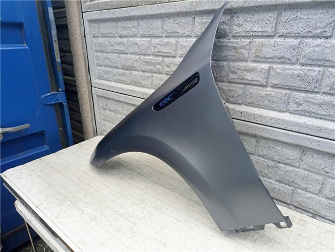 MERCEDES EQC W293 W 293 BŁOTNIK PRZEDNI LEWY ORYGINAŁ (17618527147)