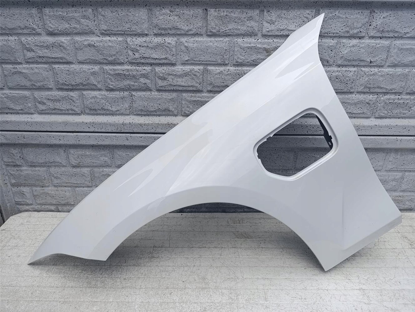 BMW III 3 G20 G21 HYBRID HYBRYDA BŁOTNIK LEWY ORYGINAŁ (17618530149)