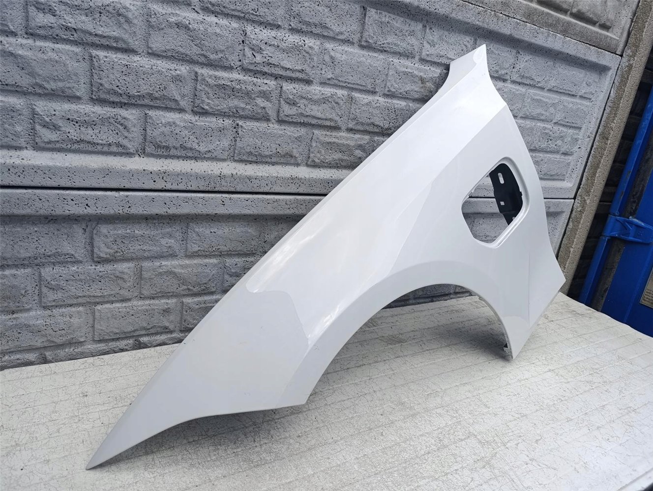 BMW III 3 G20 G21 HYBRID HYBRYDA BŁOTNIK LEWY ORYGINAŁ (17618530149)