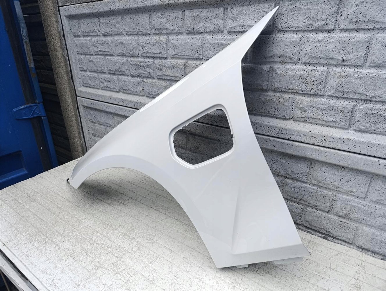 BMW III 3 G20 G21 HYBRID HYBRYDA BŁOTNIK LEWY ORYGINAŁ (17618530149)