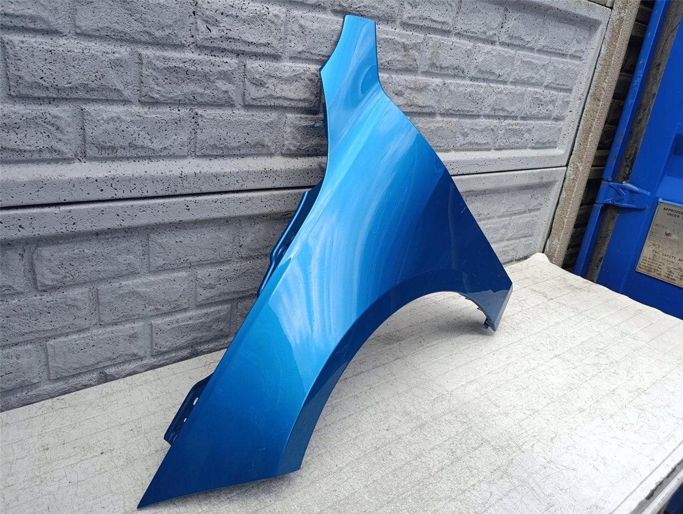 BŁOTNIK PRZEDNI LEWY BMW 1 I F40 F 40 ORYGINAŁ (17618565106)