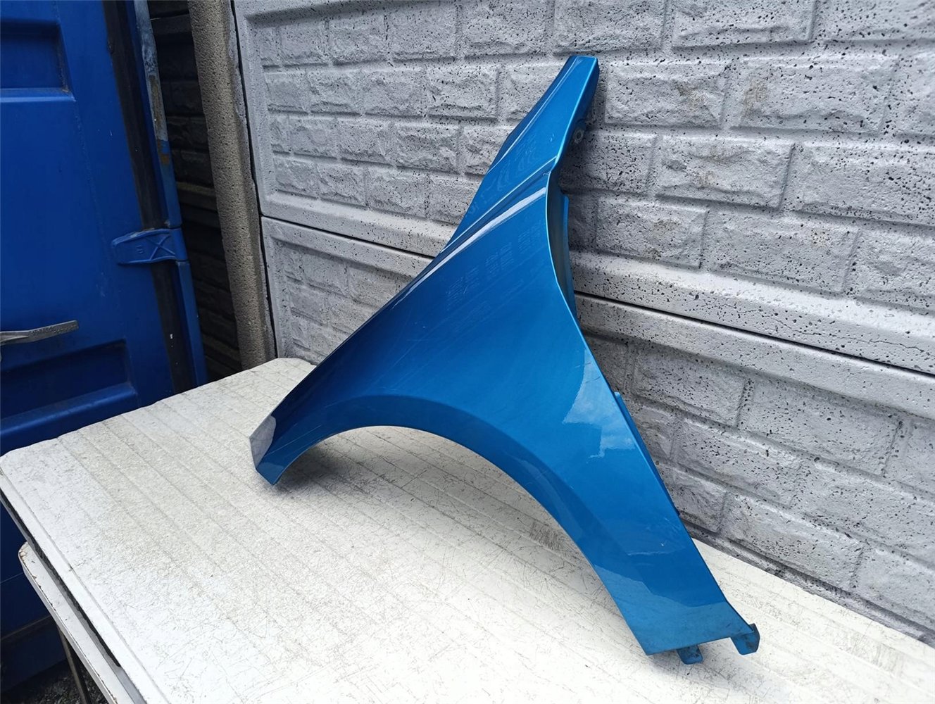 BŁOTNIK PRZEDNI LEWY BMW 1 I F40 F 40 ORYGINAŁ (17618565106)