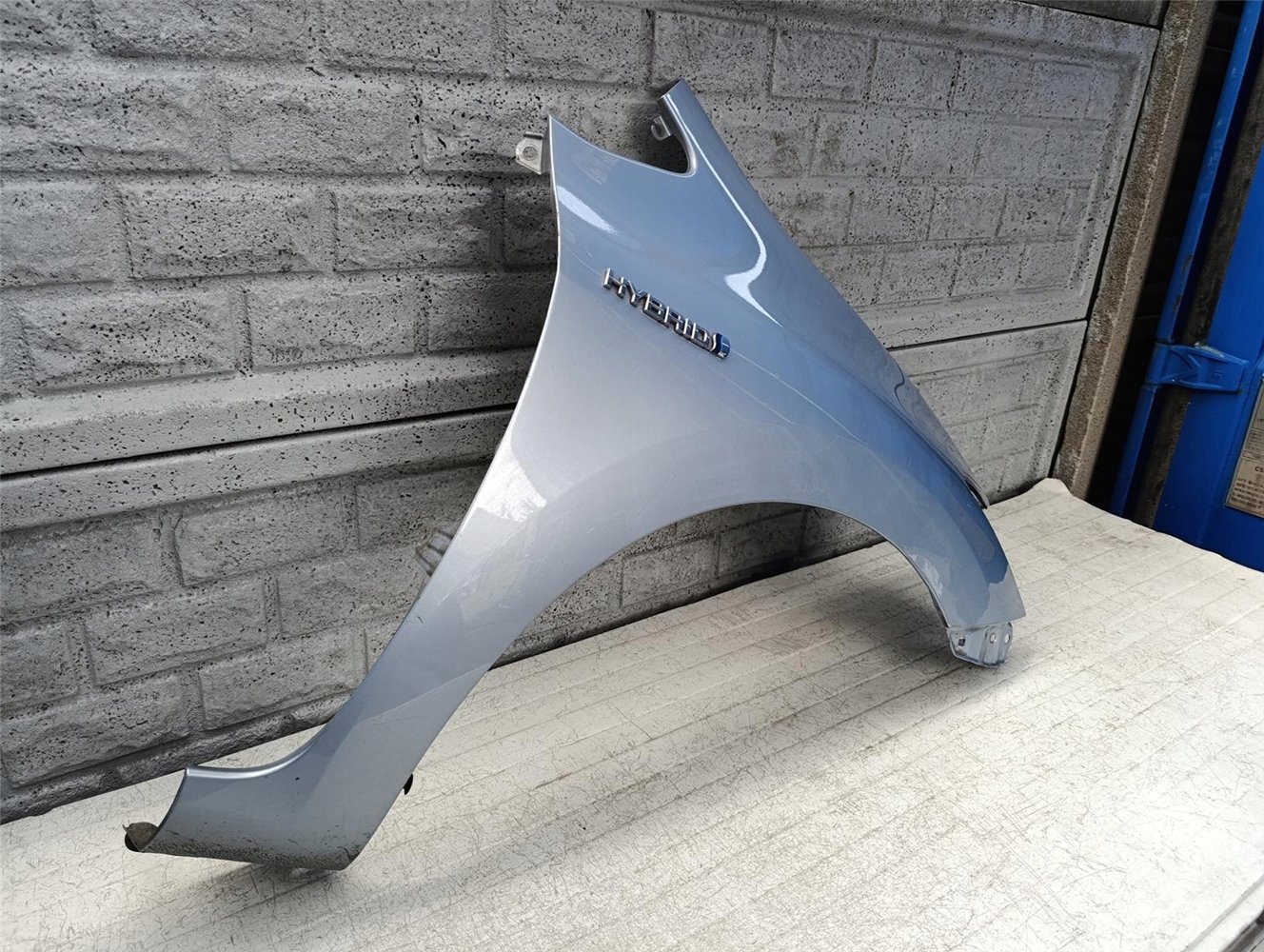 TOYOTA AURIS 1 I LIFT BŁOTNIK PRZEDNI PRAWY (17618577710)