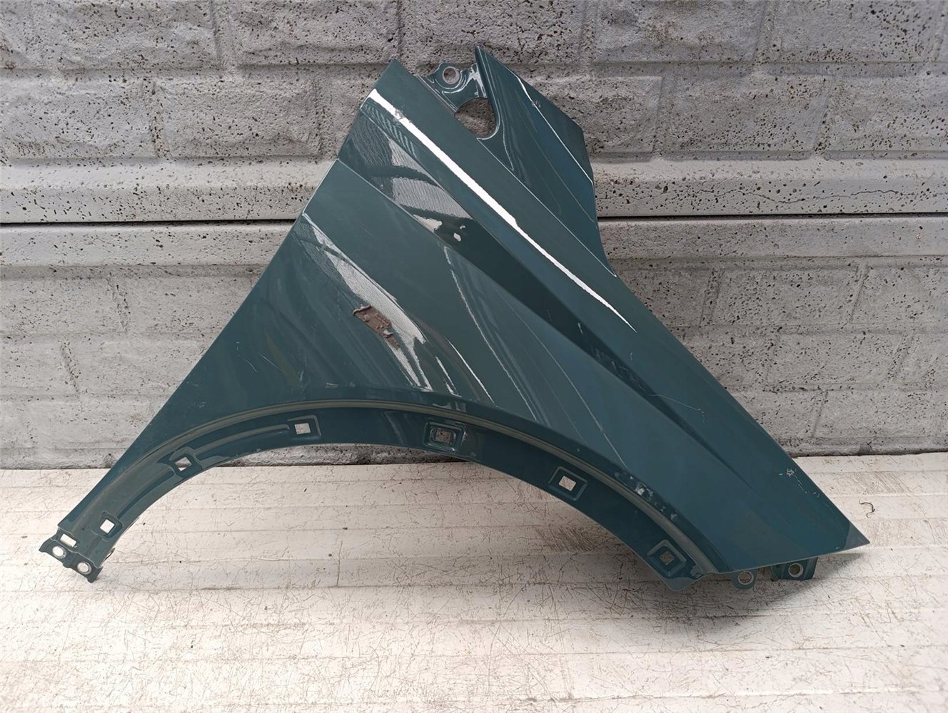 HYUNDAI BAYON 2021- PRZEDNI PRAWY BŁOTNIK ORYGINAŁ (17621820317)