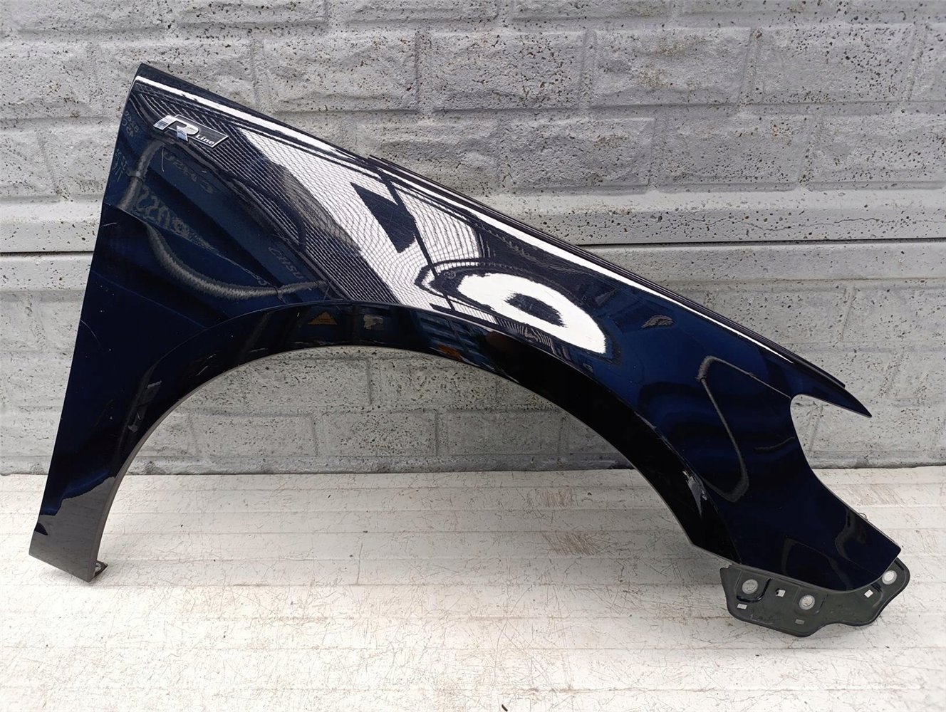 VW PASSAT CC BŁOTNIK PRZEDNI PRAWY ORYGINAŁ (17621823835)