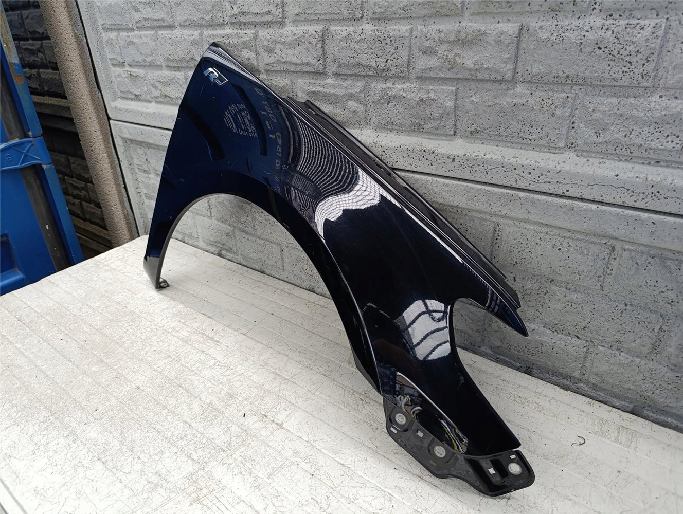 VW PASSAT CC BŁOTNIK PRZEDNI PRAWY ORYGINAŁ (17621823835)