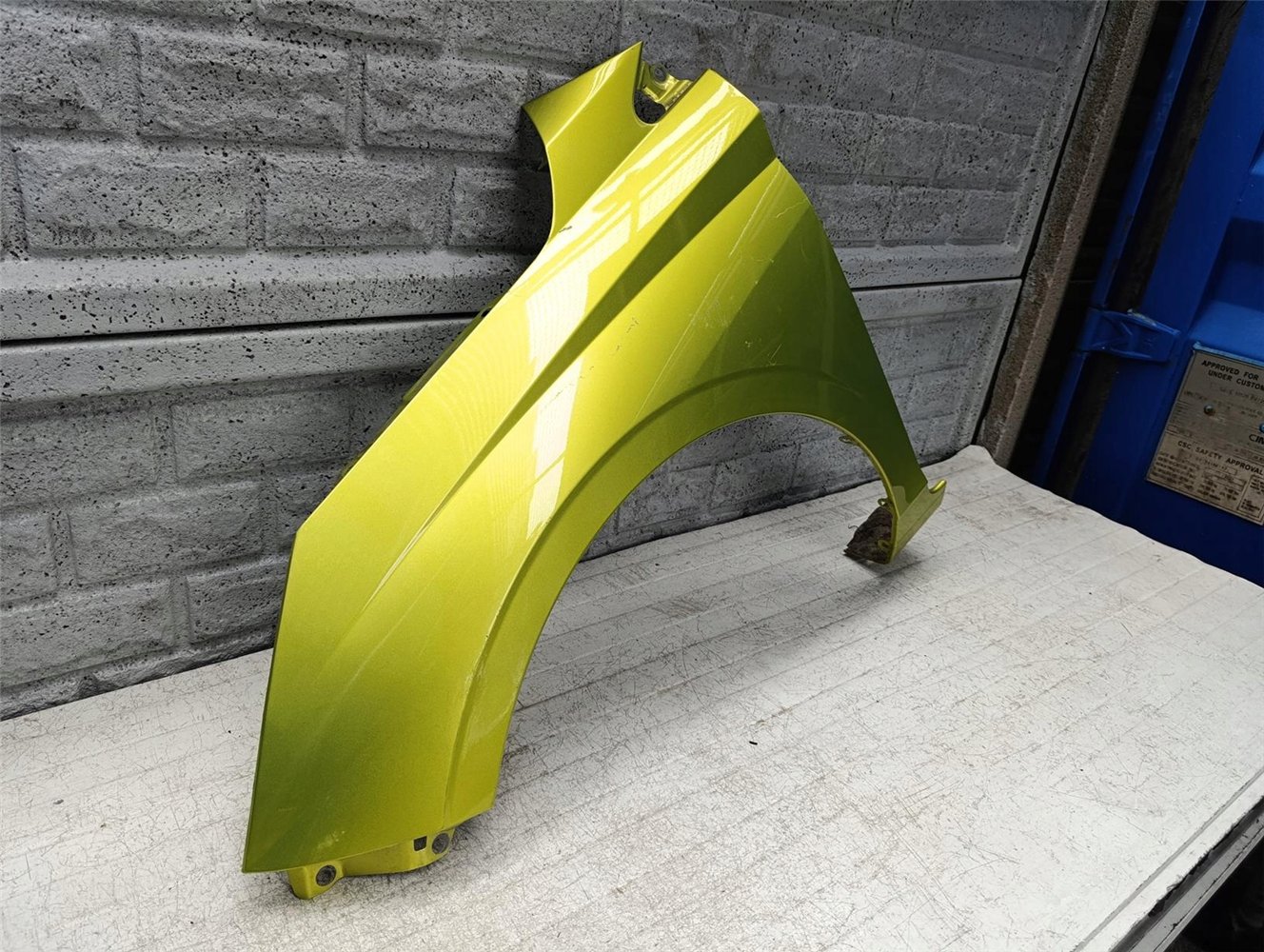 HYUNDAI I20 21-25 BŁOTNIK PRZEDNI LEWY ORYGINAŁ (17621845587)