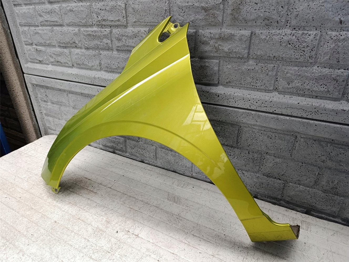 HYUNDAI I20 21-25 BŁOTNIK PRZEDNI LEWY ORYGINAŁ (17621845587)