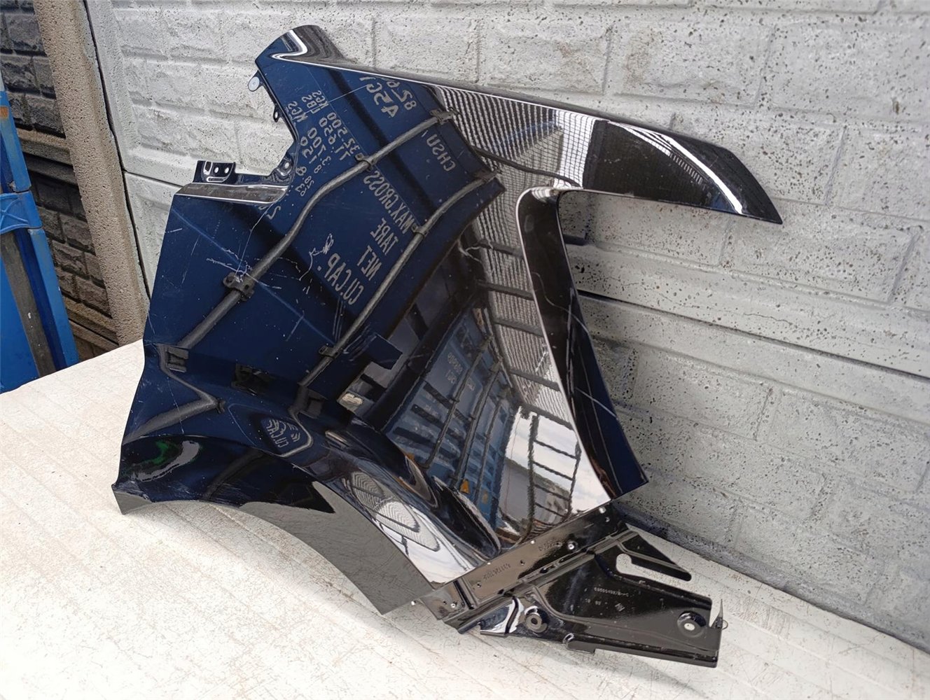 RENAULT MASTER IV 2024- BŁOTNIK PRZEDNI PRAWY ORYGINAŁ (17621850796)