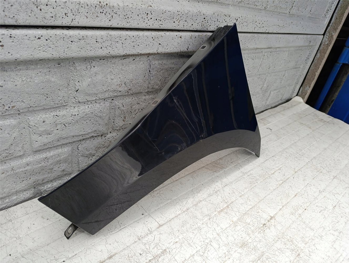 PORSCHE MACAN BŁOTNIK PRAWY PRZEDNI ORYGINAŁ (17621868322)