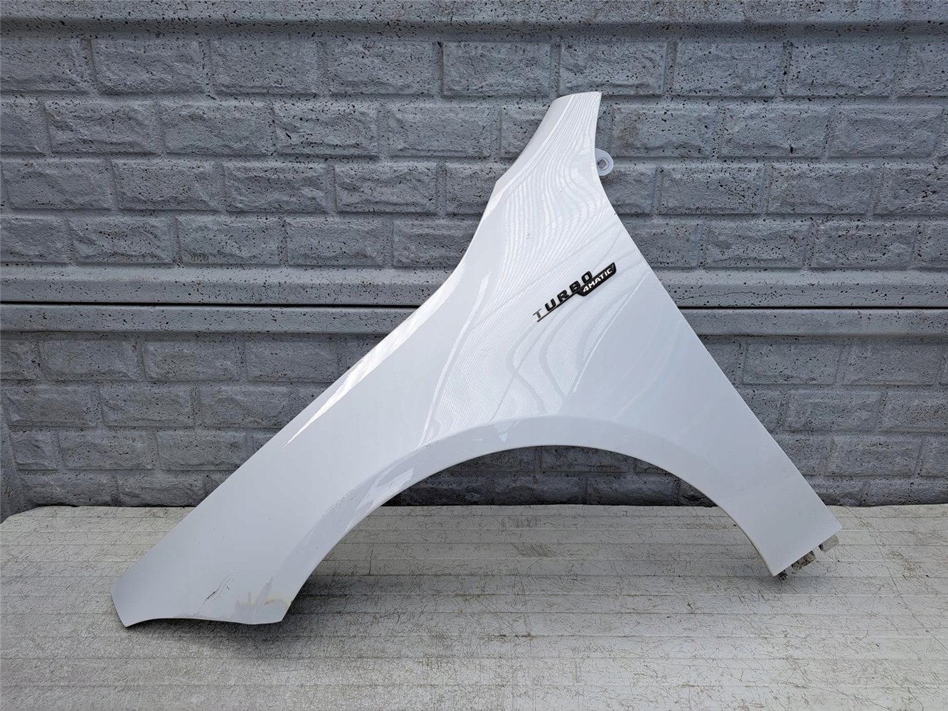 MERCEDES A KLASA W177 W 177 AMG BŁOTNIK LEWY ORYGINAŁ (17621977518)