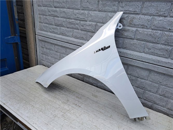 MERCEDES A KLASA W177 W 177 AMG BŁOTNIK LEWY ORYGINAŁ (17621977518)