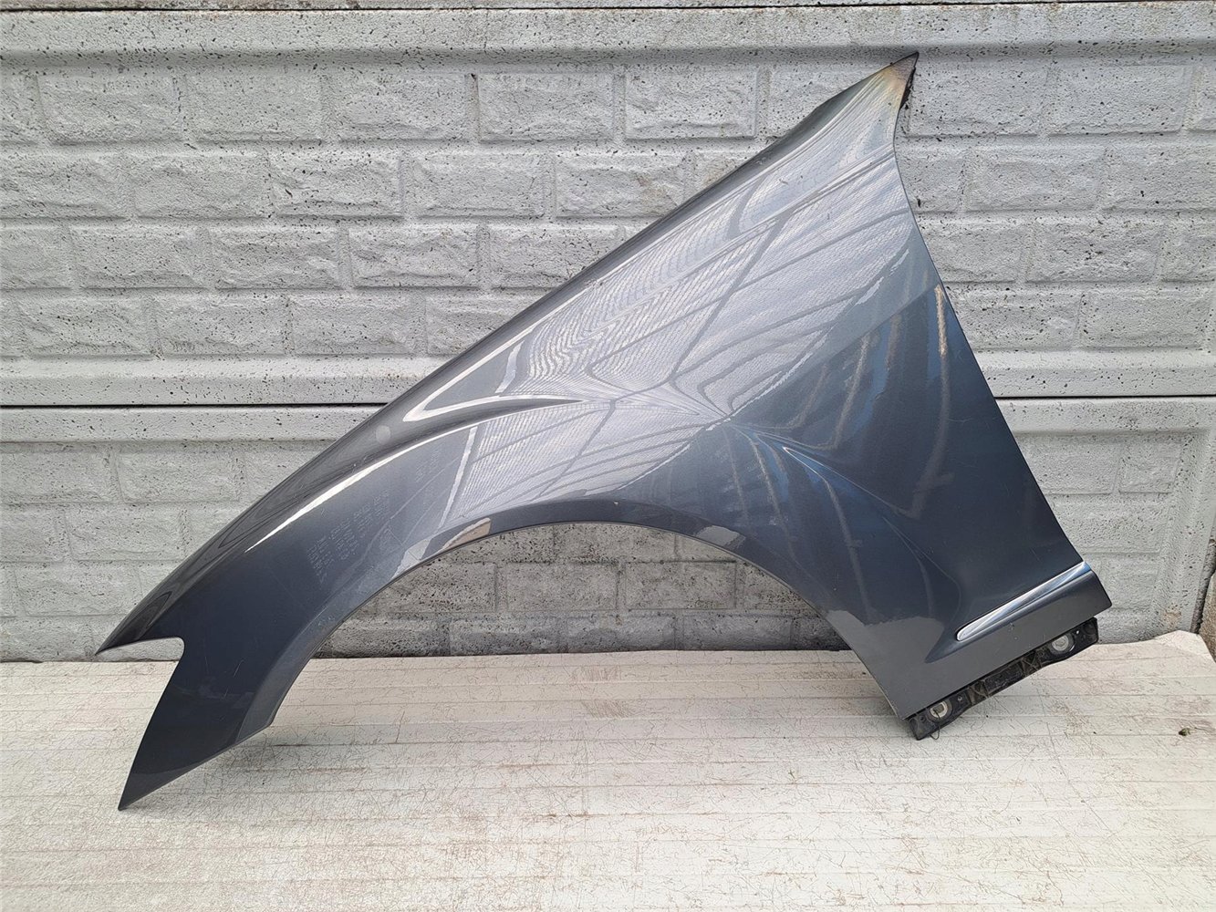 MERCEDES S KLASA W221 w221 BŁOTNIK LEWY PRZÓD ORYGINAŁ (17621981010)