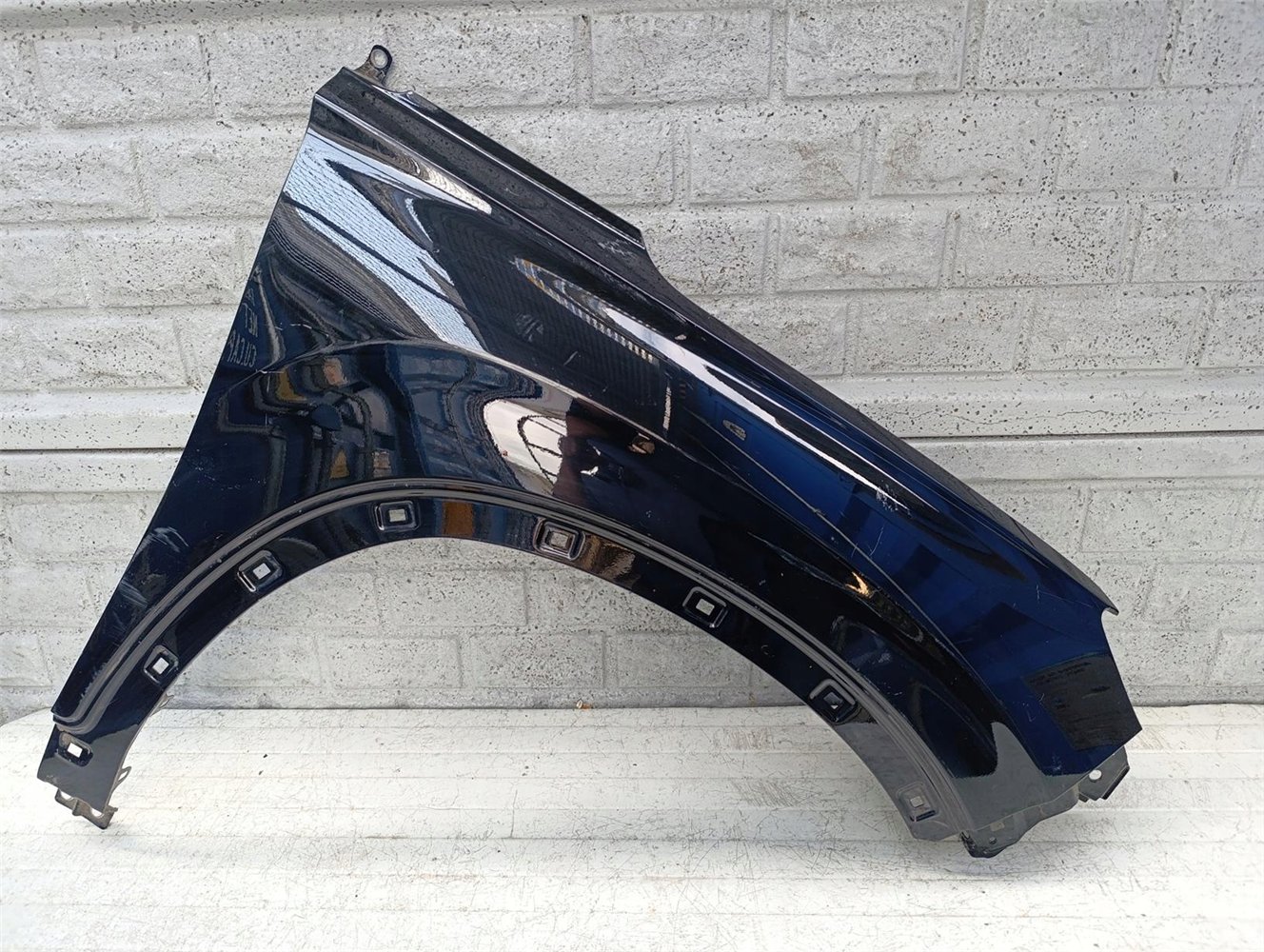 HYUNDAI SANTA FE 19-25 BŁOTNIK PRAWY PRZEDNI ORYGINAŁ (17628789134)