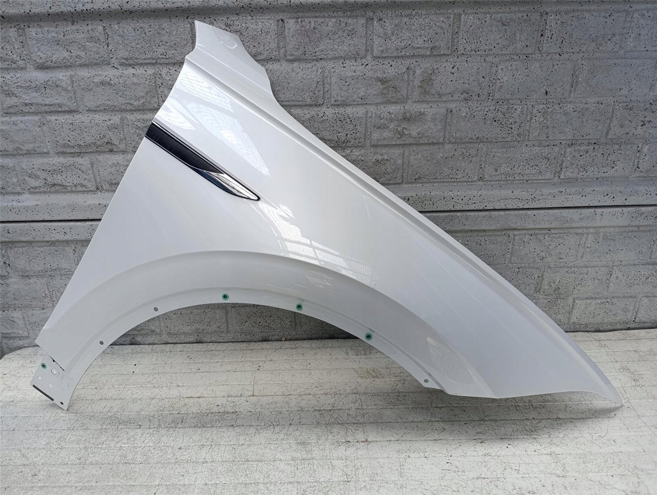 VW TOUAREG III 3 2018 - 2025 BŁOTNIK PRZEDNI PRAWY ORYGINAŁ (17628793711)