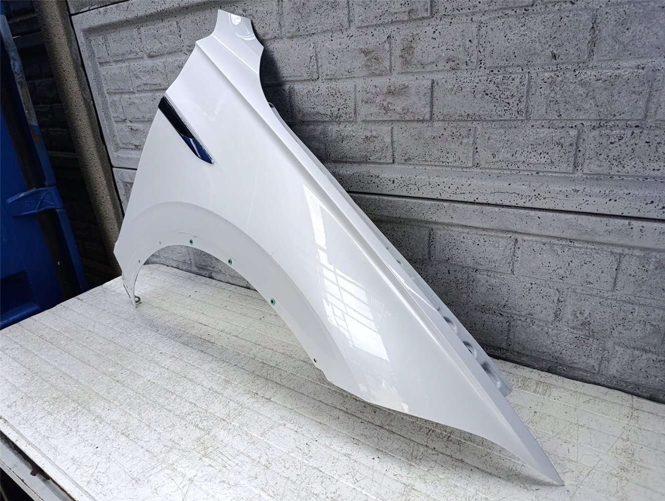 VW TOUAREG III 3 2018 - 2025 BŁOTNIK PRZEDNI PRAWY ORYGINAŁ (17628793711)