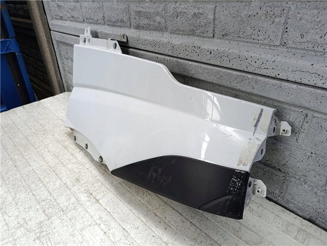 IVECO DAILY 2014 - BŁOTNIK PRZEDNI PRAWY ORYGINAŁ (17628816449)