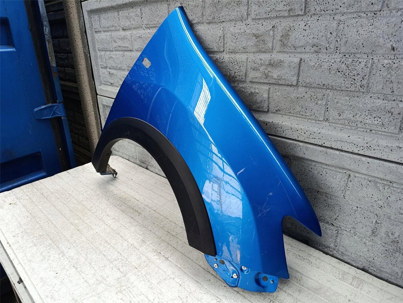 DACIA SANDERO STEPWAY 2 II BŁOTNIK PRZEDNI PRAWY ORYGINAŁ (17628821761)